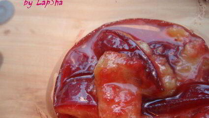 сливы в сиропе с муссом из белого шоколада