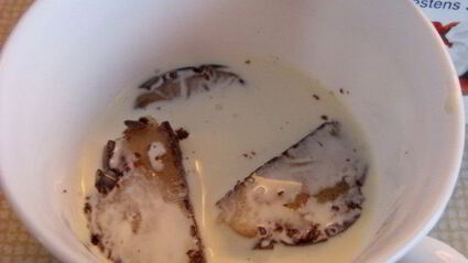 творожный мусс с ореховой нугой и шоколадным марципаном