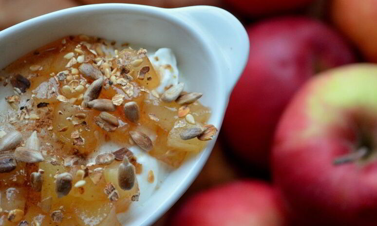 Рецепт творожный мусс с яблочным соусом