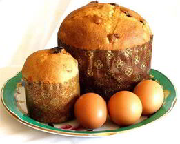 Кулич с цукатами и миндалем