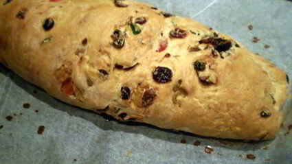 паасброд — нидерландский пасхальный хлеб