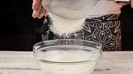 пасхальные булочки с изюмом