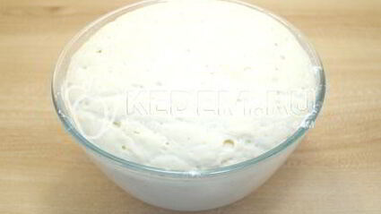 вкусный пасхальный кулич с изюмом