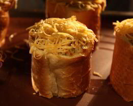 Рыбный пудинг в багете