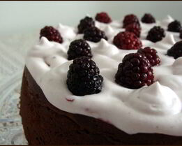 Шоколад, ежевика и творог