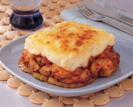 Картофельное суфле с креветками и баклажанами