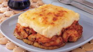 Картофельное суфле с креветками и баклажанами