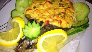 Сибас с творожно-сырным суфле и семгой