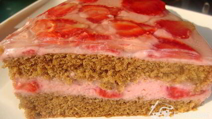 торт-суфле с клубникой