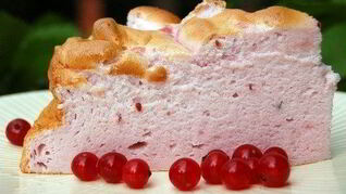 Торт-суфле с ягодами Розовое облако