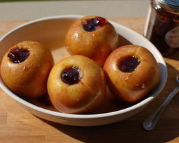 Запеченные яблоки с коричневым сахаром