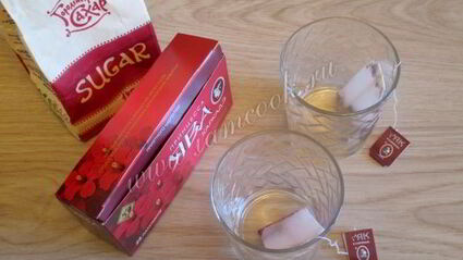 желе красное с ягодами годжи