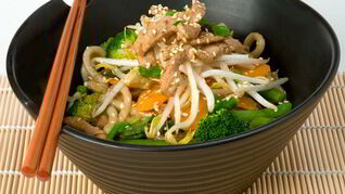 Ароматная лапша вок с курицей