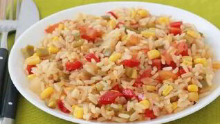Быстрый рис с овощной смесью