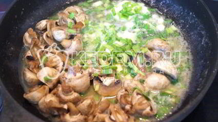 картофель с грибами в духовке