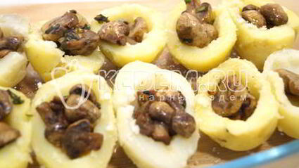 картофель с грибами в духовке