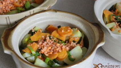 картофель с мясом и чечевицей в горшочках