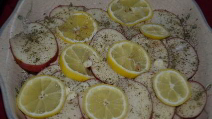 красный картофель с лимоном