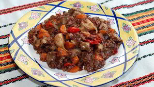 Красный рис с грибами и овощами