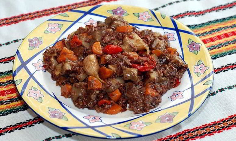 Рецепт красный рис с грибами и овощами