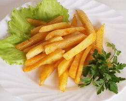 Пикантный картофель фри в духовке без масла