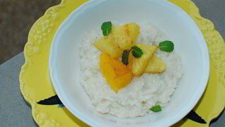 Рис на кокосовом молоке с манго и ананасом