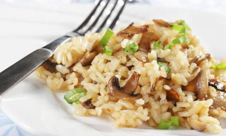 Рецепт рис с грибами и луком-пореем