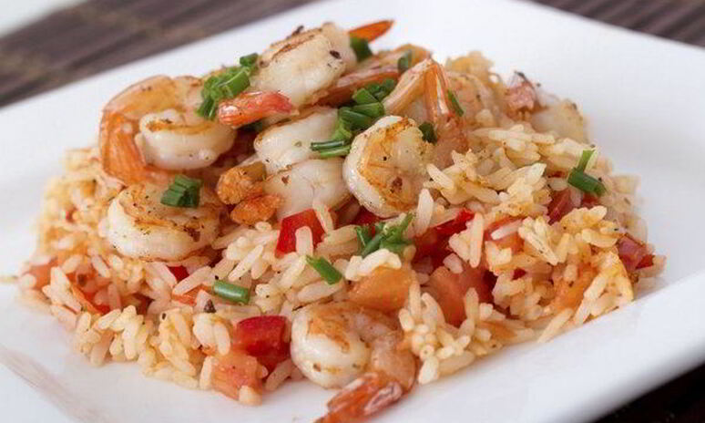Рецепт рис с креветками, зеленым горошком и перцем
