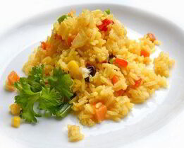 Рис с овощами, паприкой и тимьяном