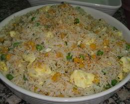 Рис с яйцом и овощами