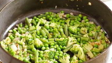 рис с зелеными овощами