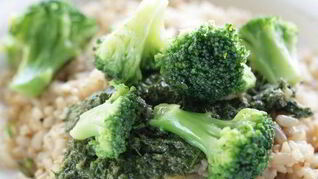 Рис со шпинатом и брокколи в китайском стиле