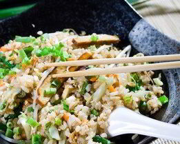 Рис, жаренный с тунцом