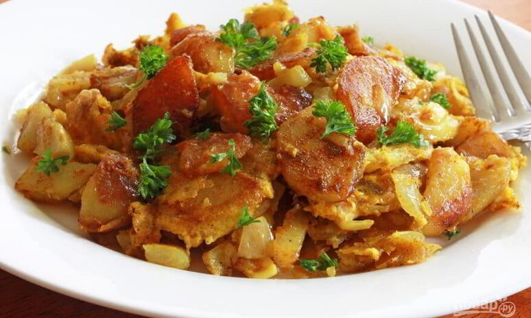 Рецепт жареный картофель с луком