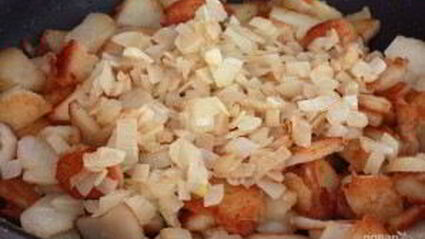 жареный картофель с луком