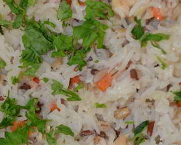 Жареный рис с перловкой и мясом