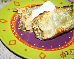 Голубцы с индюшатиной, запеченные в сметанном соусе