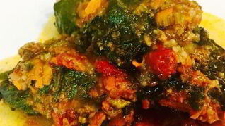 Голубцы в свекольной ботве