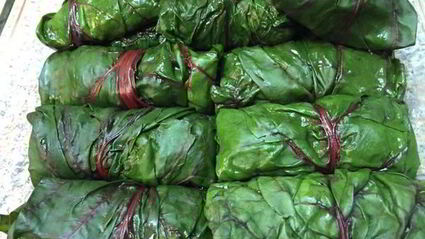 голубцы в свекольной ботве
