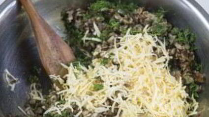 фаршированные шампиньоны с сыром и зеленью