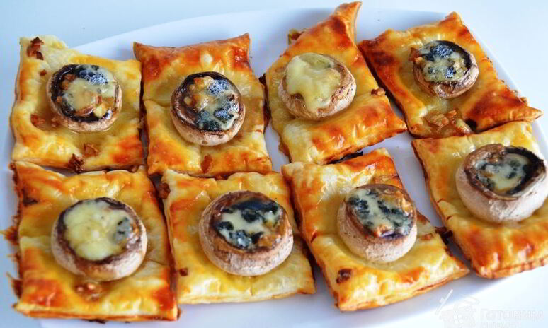 Рецепт грибы фаршированные на слоеном тесте