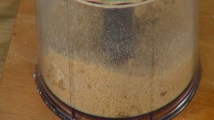 грибы на гриле с нутом и баклажанами