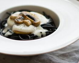 Грибы под белым соусом