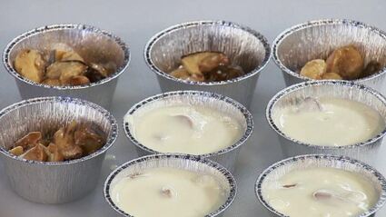 грибы под сырным кастардом