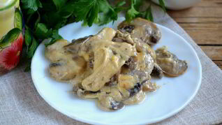 Грибы под сырным соусом