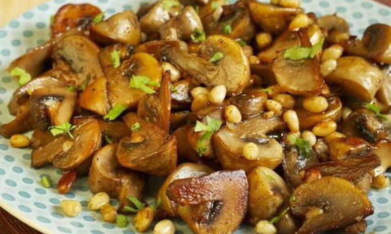 Рецепт грибы с чесноком и кедровыми орешками