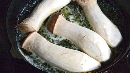 грибы в сливочном соусе