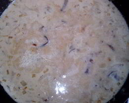 Грибы в сметанном соусе с прованскими травами