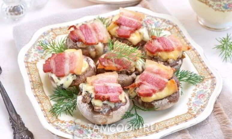 Рецепт грибы, запеченные с голубым сыром и беконом