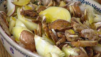 грибы, запеченные в красном вине